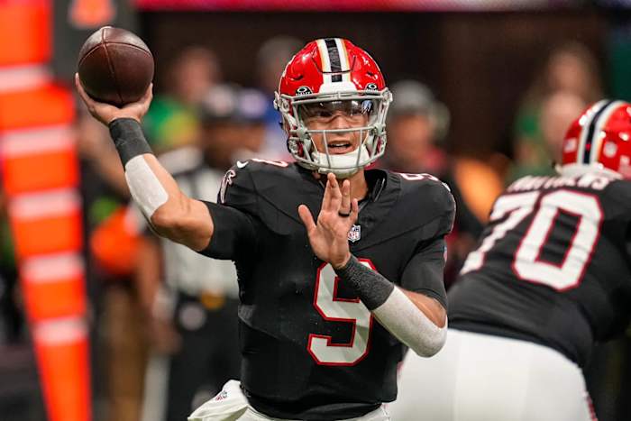 Atlanta Falcons quarterback Desmond Ridder throws a pass against the Green Bay Packers.